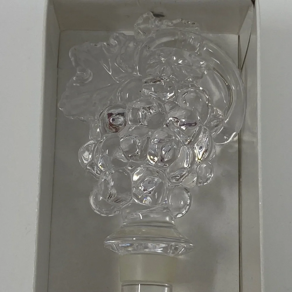 Mikasa Fruit Collection Wine Bottle Stopper Bunch Grapes Clear Austrian Crystal
